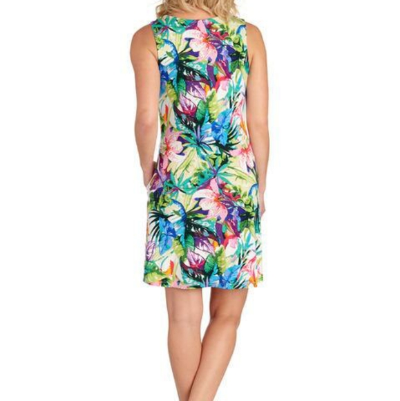 Beautiful Dress! - Picture 3 of 5